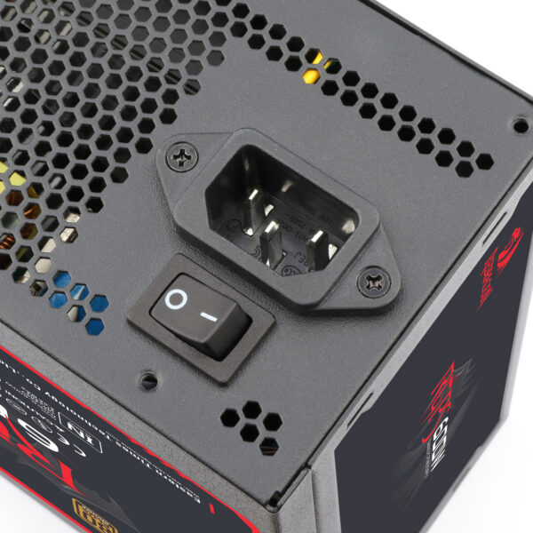 Fonte Redragon RGPS GC-PS003-1 600W preta — entrada de energia e interruptor